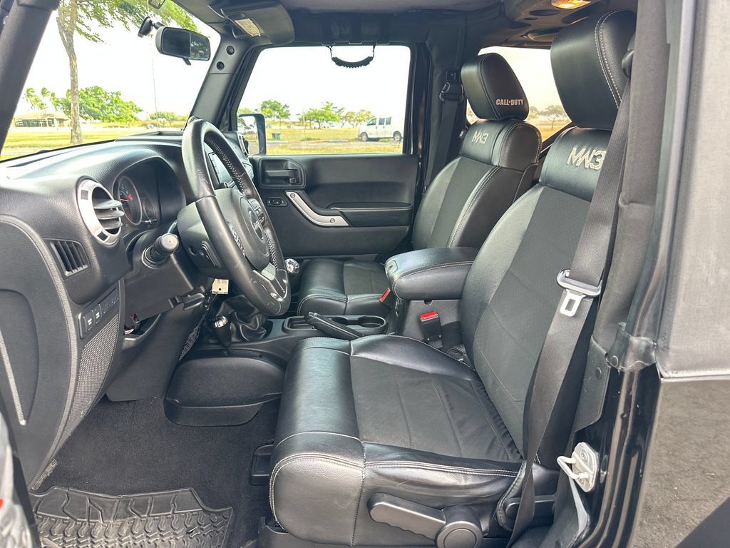 Used 2012 Jeep Wrangler Rubicon AWD/4WD image 13