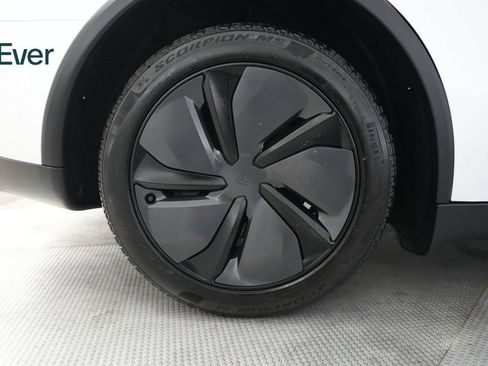 Used 2026 Tesla Model Y Long Range RWD image 22