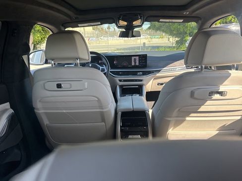Used 2024 BMW X6 xDrive40i w/ Executive Package image 21
