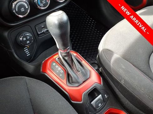 Used 2016 Jeep Renegade Trailhawk AWD/4WD image 26
