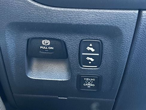 Used 2022 RAM 1500 Limited AWD/4WD image 17