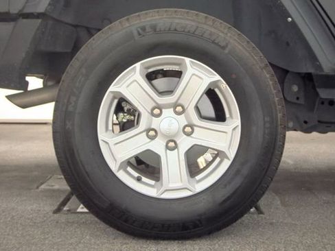 Used 2021 Jeep Wrangler Unlimited Sport image 18