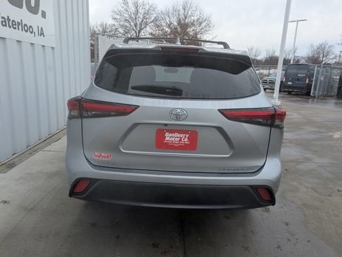 Used 2023 Toyota Highlander Limited image 23
