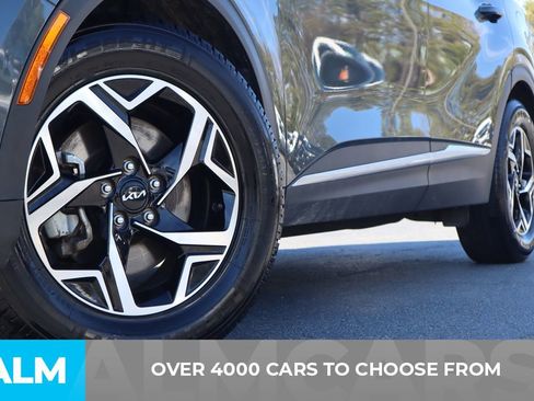 Used 2024 Kia Sportage LX image 3