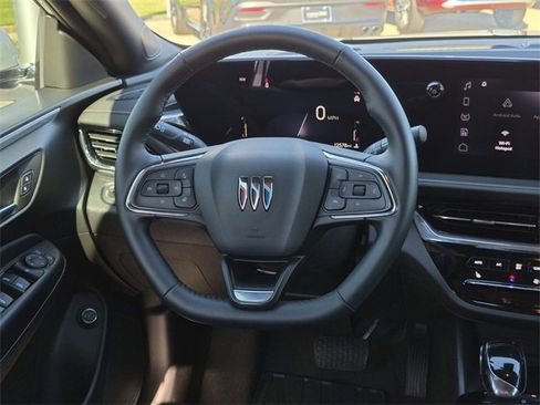 Used 2025 Buick Envista Avenir image 30
