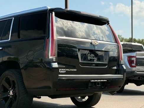 Used 2020 Cadillac Escalade Platinum AWD/4WD image 44