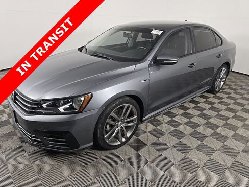 Used 2018 Volkswagen Passat 2.0T R-Line FWD image 1