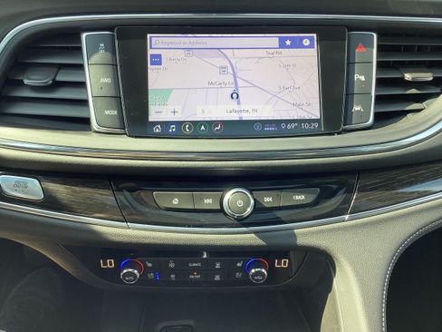 Used 2021 Buick Enclave Avenir w/ Avenir Technology Package AWD/4WD image 21