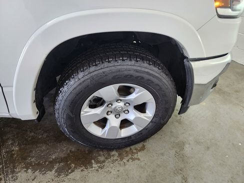 Used 2025 RAM 1500 Big Horn AWD/4WD image 42