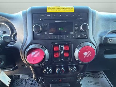 Used 2018 Jeep Wrangler Unlimited Sport image 12