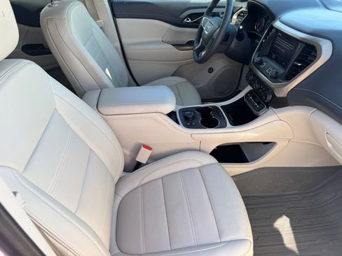 Used 2023 GMC Acadia Denali w/ Denali Ultimate Package image 11