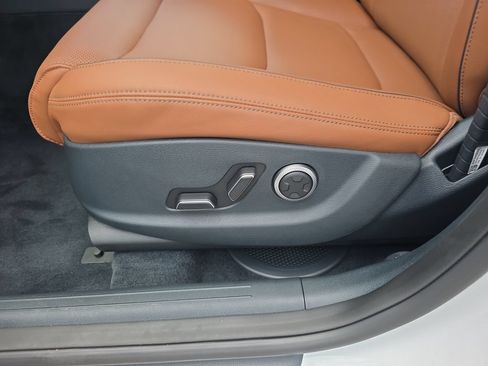 New 2026 Genesis GV70 2.5T Advanced AWD/4WD image 12