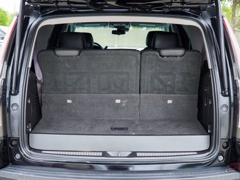 Used 2017 Cadillac Escalade Luxury image 7