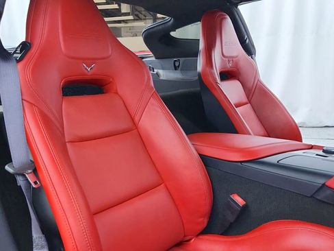 Used 2016 Chevrolet Corvette Z06 w/ 3LZ Preferred Equipment Group image 22