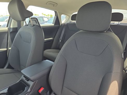 New 2026 Kia K4 FWD image 21