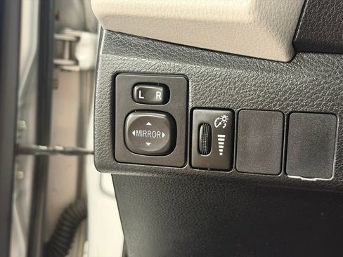Used 2016 Toyota Corolla LE FWD image 42