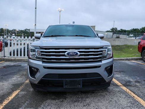 Used 2019 Ford Expedition XLT w/ Equipment Group 201A AWD/4WD image 4