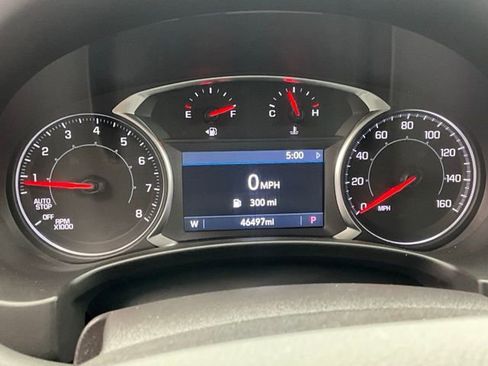 Used 2024 GMC Terrain SLT AWD/4WD image 9