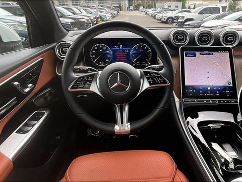 Used 2026 Mercedes-Benz GLC 300 4MATIC image 4