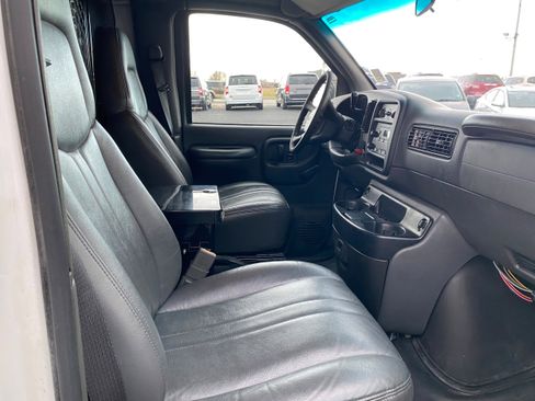 Used 2002 Chevrolet Express 1500 image 14