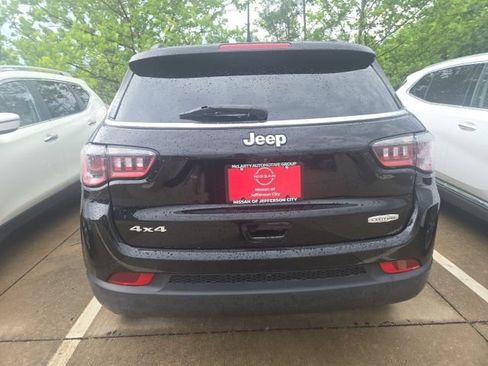 Used 2024 Jeep Compass Latitude AWD/4WD image 4