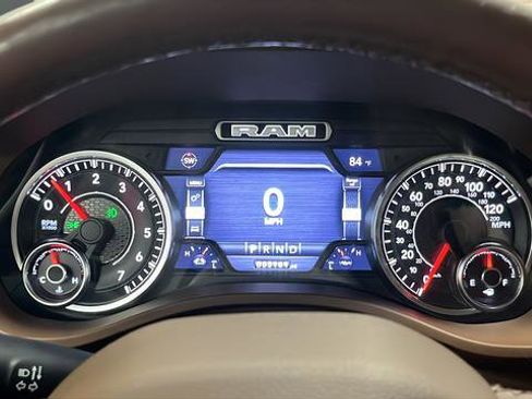 Used 2019 RAM 1500 Laramie AWD/4WD image 15
