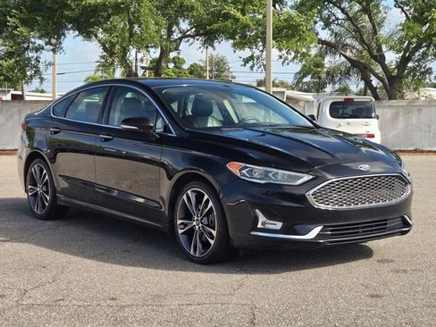 Used 2020 Ford Fusion Titanium image 3
