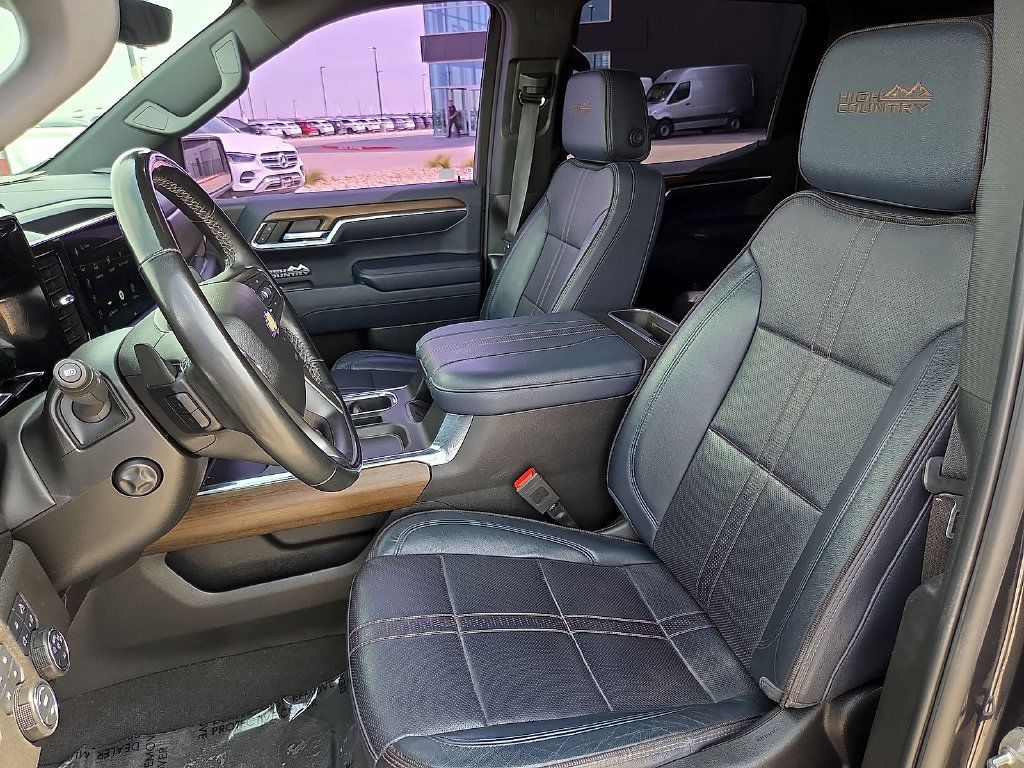 Used 2024 Chevrolet Silverado 1500 High Country w/ Technology Package AWD/4WD image 16