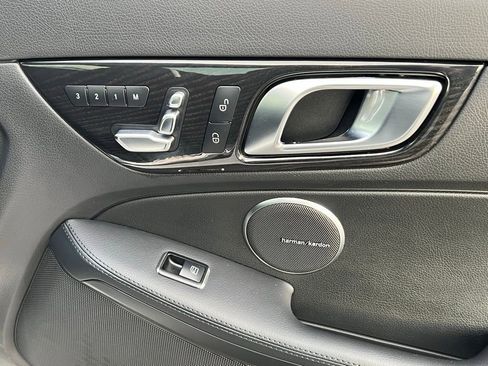 Used 2018 Mercedes-Benz SLC 300 image 14