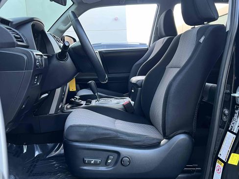 Used 2014 Toyota 4Runner SR5 image 27