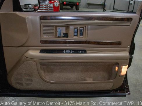 Used 1996 Buick Roadmaster Estate image 38