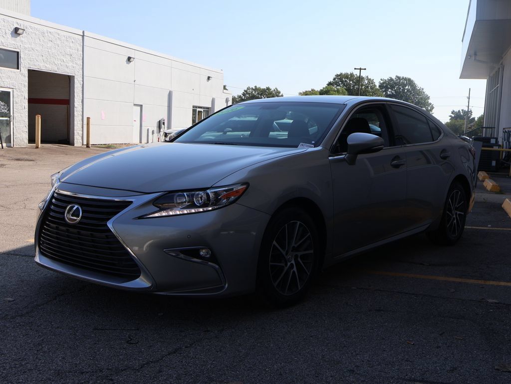 Used 2016 Lexus ES 350 w/ Premium Package w/Wood Trim FWD image 3