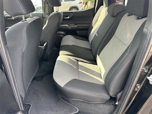 Certified 2023 Toyota Tacoma TRD Off-Road image 22