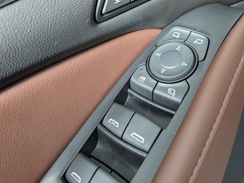 Used 2021 Buick Enclave Avenir w/ Avenir Technology Package FWD image 23
