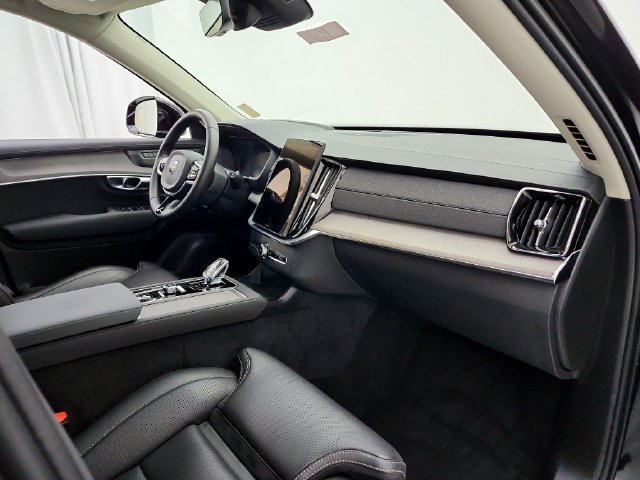 Certified 2026 Volvo XC90 B6 Ultra AWD/4WD image 17