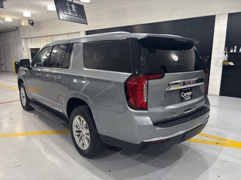Used 2023 GMC Yukon XL SLT w/ SLT Premium Package image 6