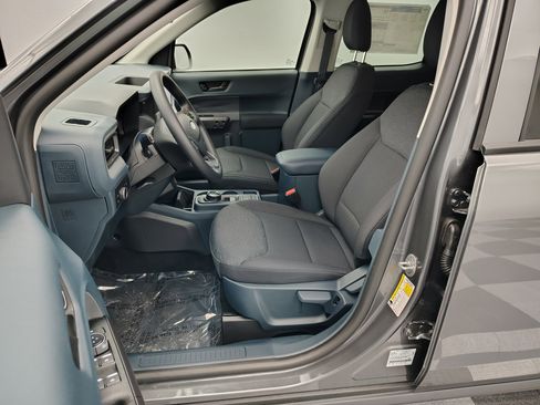 New 2025 Ford Maverick XL image 18