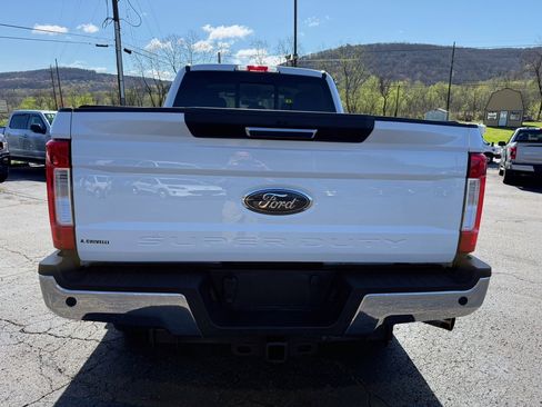 Used 2019 Ford F250 XLT w/ XLT Premium Package AWD/4WD image 3
