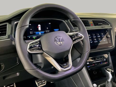 Used 2023 Volkswagen Tiguan SE R-Line AWD/4WD image 16