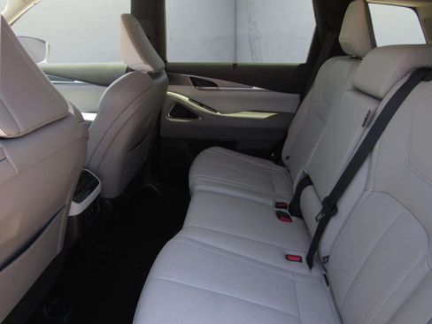 Used 2026 INFINITI QX60 Luxe w/ Family Package AWD/4WD image 15
