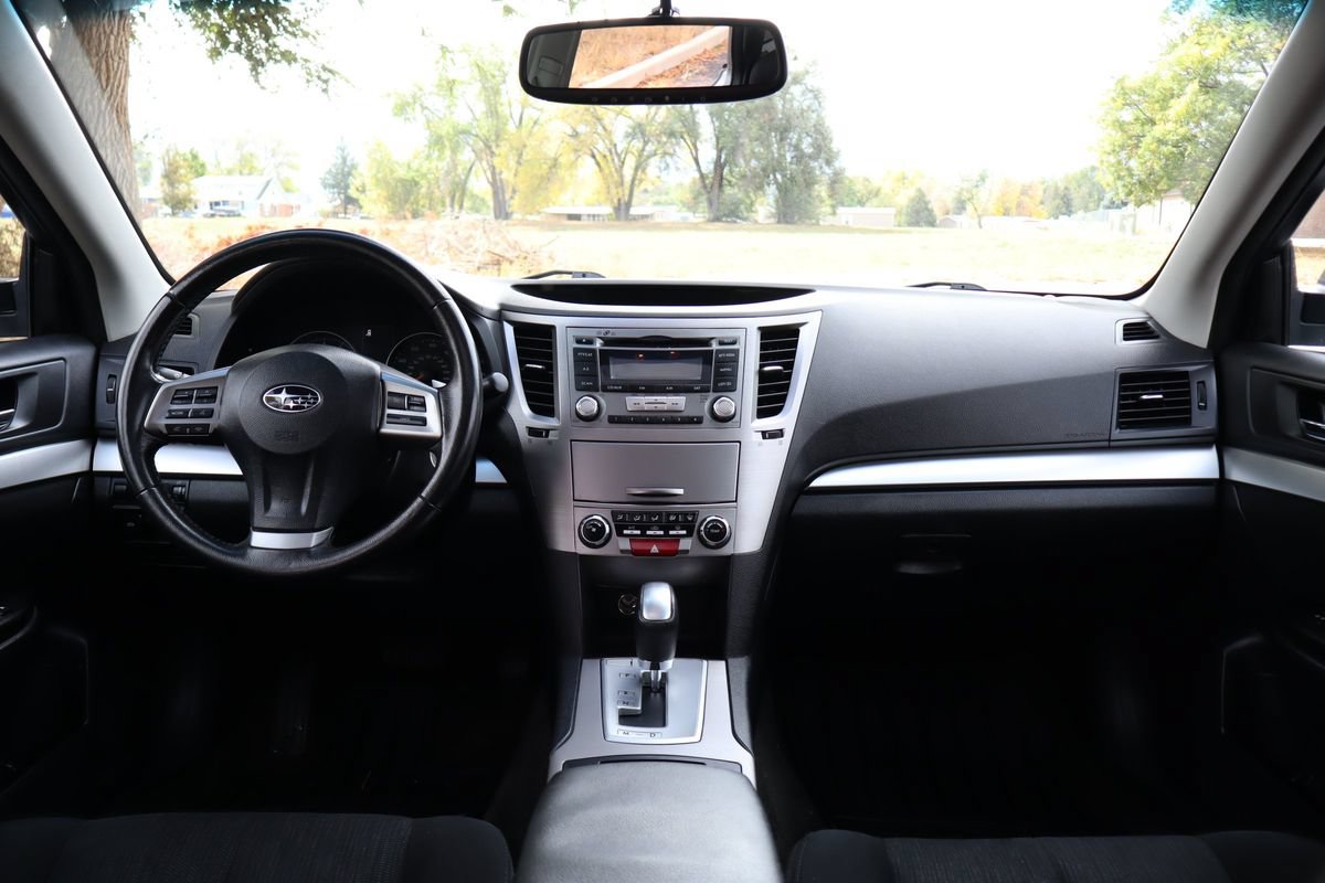 Used 2013 Subaru Outback 2.5i Premium AWD/4WD image 16