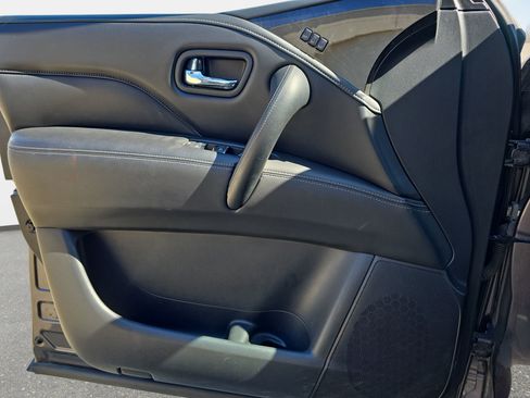 Used 2024 INFINITI QX80 Luxe image 26