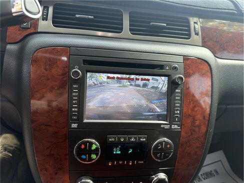 Used 2013 Chevrolet Suburban LTZ AWD/4WD image 17