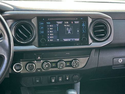 Used 2019 Toyota Tacoma TRD Off-Road image 17