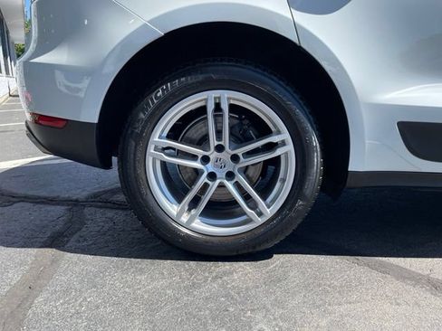 Used 2021 Porsche Macan AWD/4WD image 36