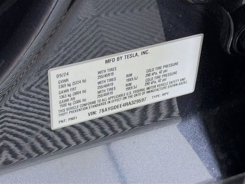 Used 2024 Tesla Model Y Long Range AWD/4WD image 12