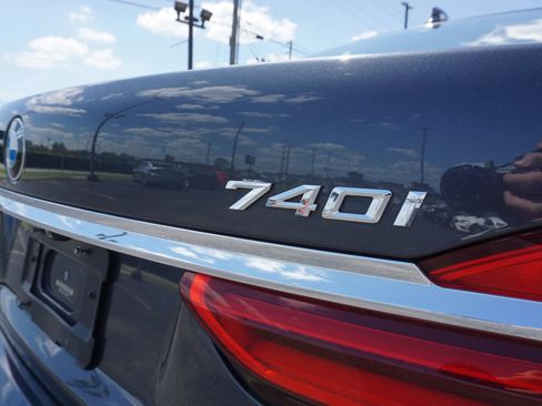 Used 2016 BMW 740i RWD image 9
