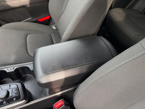 Used 2024 Kia Sportage LX image 14