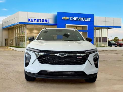 New 2026 Chevrolet Trax RS FWD image 2