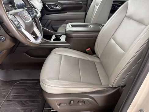 Certified 2021 GMC Yukon XL SLT w/ SLT Luxury Plus Package AWD/4WD image 7
